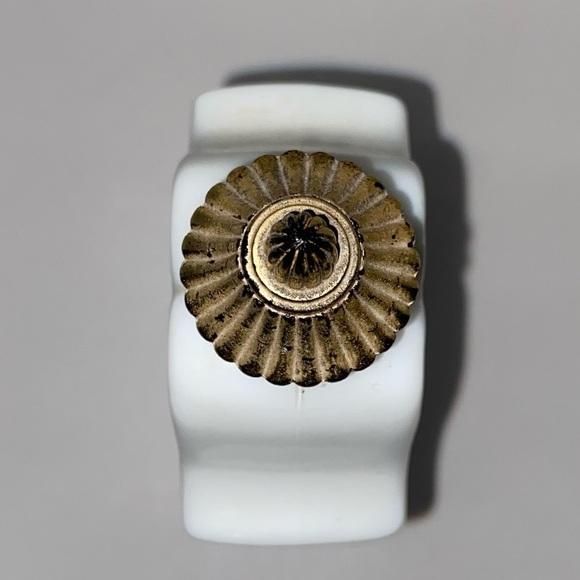 VINTAGE AVON Perfume Bottle Circa 1960’s GUC - Picture 3 of 7